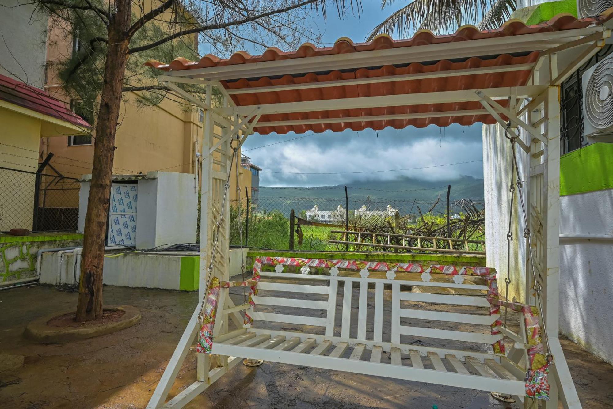לונבלה Empyrean Stay Ll 3Bhk Ll Marshall Villa Ll Large Pool Ll Ac Ll מראה חיצוני תמונה
